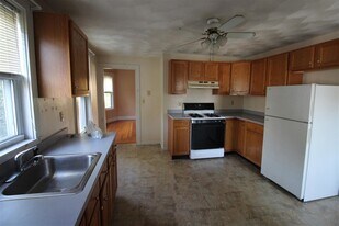 296 Highland Ave, Unit 3 in Somerville, MA - Building Photo
