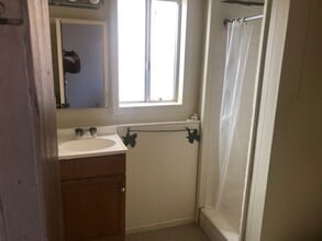 23742 Pioneer Camp Rd in Crestline, CA - Foto de edificio - Building Photo