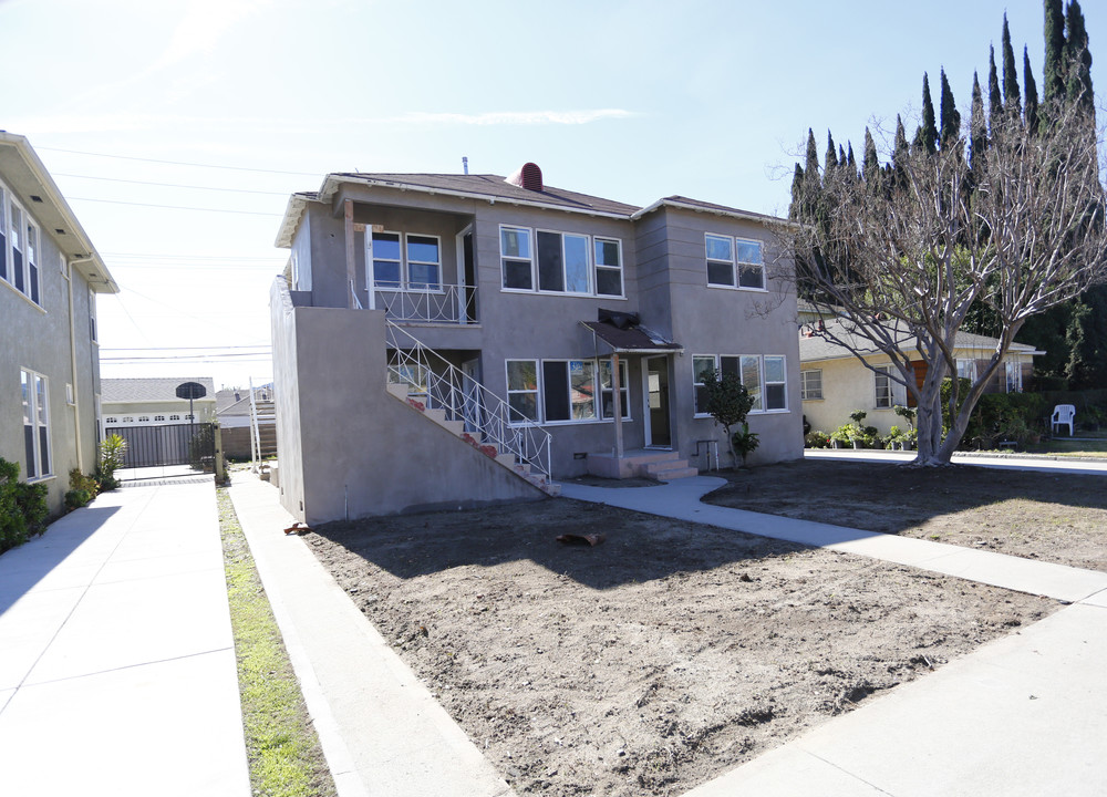 824 W Glenoaks Blvd in Glendale, CA - Building Photo