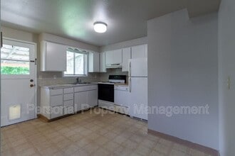 10901 NE 7th St in Vancouver, WA - Building Photo - Building Photo