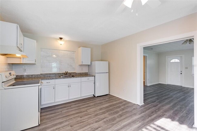 624 Douglas Ave in Dunedin, FL - Building Photo - Building Photo