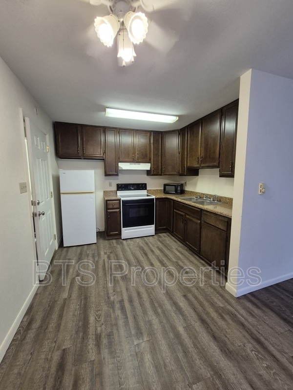 property at 5917 W Plank Rd