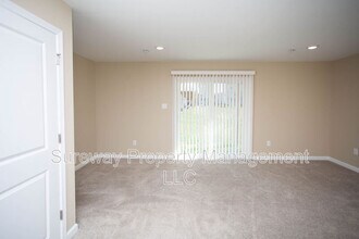 239 Macoun Way in Glassboro, NJ - Building Photo - Building Photo