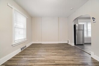 196 Butler Ct in Akron, OH - Foto de edificio - Building Photo