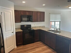 1423 Tanreall Dr in Lexington, SC - Building Photo - Building Photo