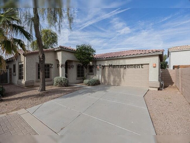 property at 6426 S Nash Way