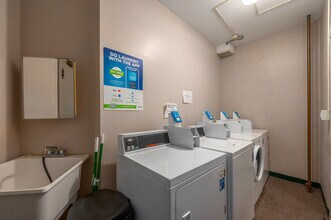 Parkside Dwellings in Cleveland, OH - Foto de edificio - Interior Photo