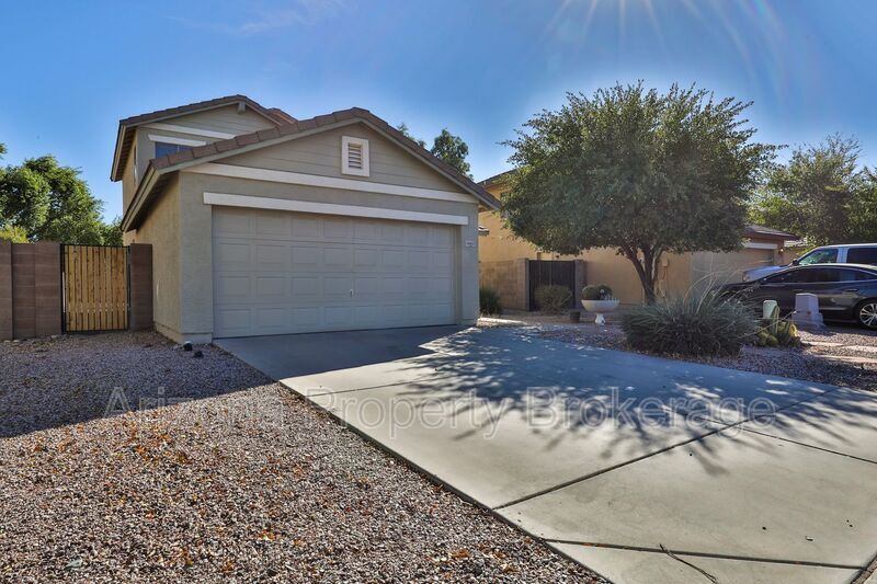 34437 N Picket Post Dr in Queen Creek, AZ - Building Photo