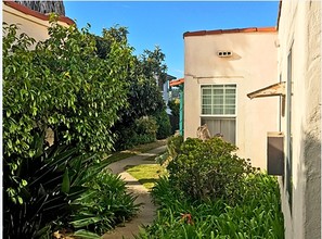 1821 De La Vina St in Santa Barbara, CA - Building Photo - Building Photo