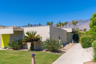 74 Lakeview Dr in Palm Springs, CA - Building Photo - Building Photo