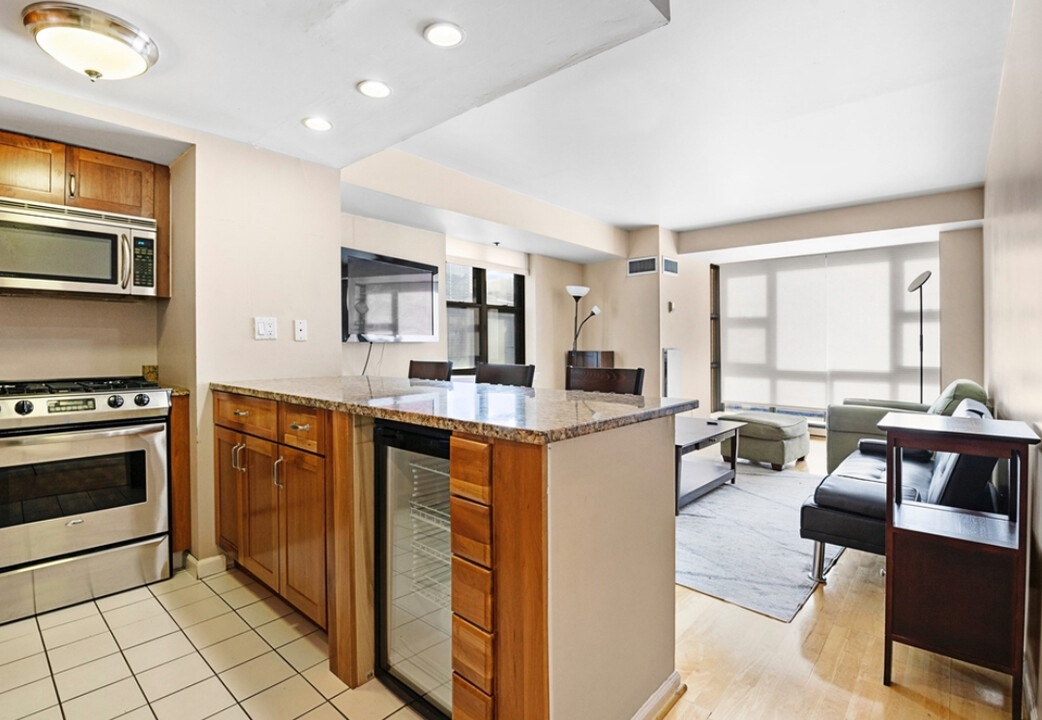 15 Aberdeen St, Unit 1406 in Boston, MA - Building Photo