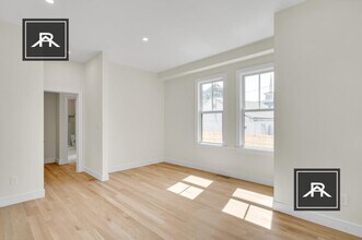 75 Thorndike St in Brookline, MA - Building Photo - Building Photo