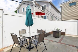 81 Barnes St in Long Beach, NY - Building Photo - Building Photo