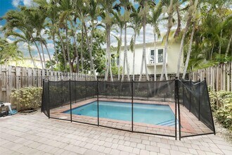 3133 Hibiscus St in Miami, FL - Foto de edificio - Building Photo