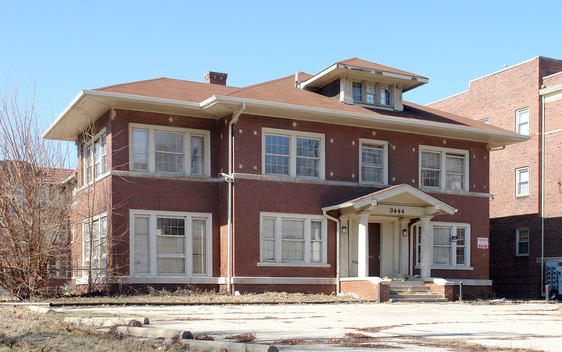 Penn Ridge Manor in Indianapolis, IN - Building Photo