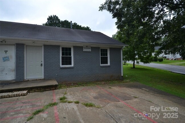 1007 Plymouth St, Unit A in Gastonia, NC - Building Photo - Building Photo