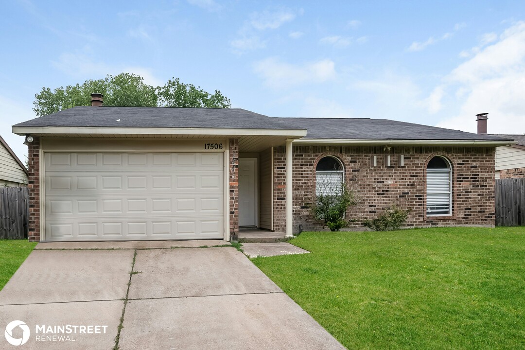 17506 Poppy Trails Ln in Houston, TX - Building Photo