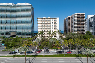 Plaza of Bal Harbour in Bal Harbour, FL - Building Photo - Building Photo