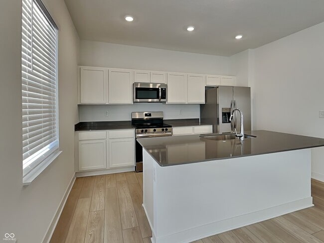 11831 Moorfield Ln in Indianapolis, IN - Building Photo - Building Photo