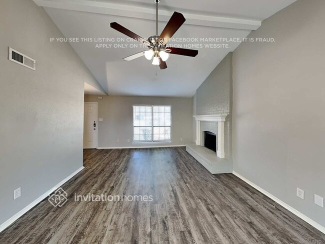 1713 Lewis Trail in Grand Prairie, TX - Foto de edificio - Building Photo