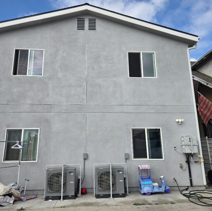 954 Euclid Ave in Los Angeles, CA - Building Photo