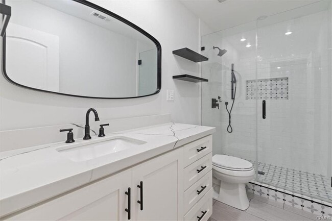 14915 W San Fernando Mission Blvd in San Fernando, CA - Building Photo - Building Photo