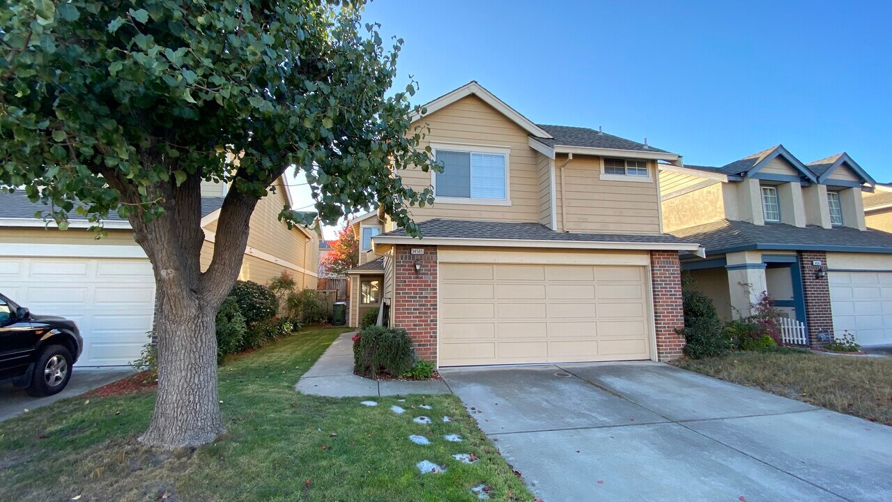 34565 Vane Cmn in Fremont, CA - Building Photo