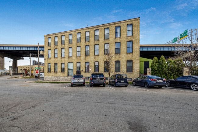 property at 602 S 9th St