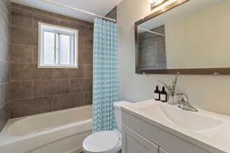495 Elmwood Dr in Moncton, NB - Building Photo - Building Photo
