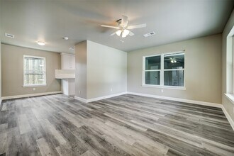 8817 Emmott Rd in Houston, TX - Building Photo - Building Photo