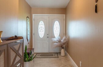 5290 Pine Tree Dr in Delray Beach, FL - Building Photo - Building Photo