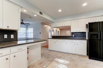 5734 Spellman Rd in Houston, TX - Building Photo - Building Photo