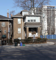 6 Pacific Ave in Toronto, ON - Building Photo