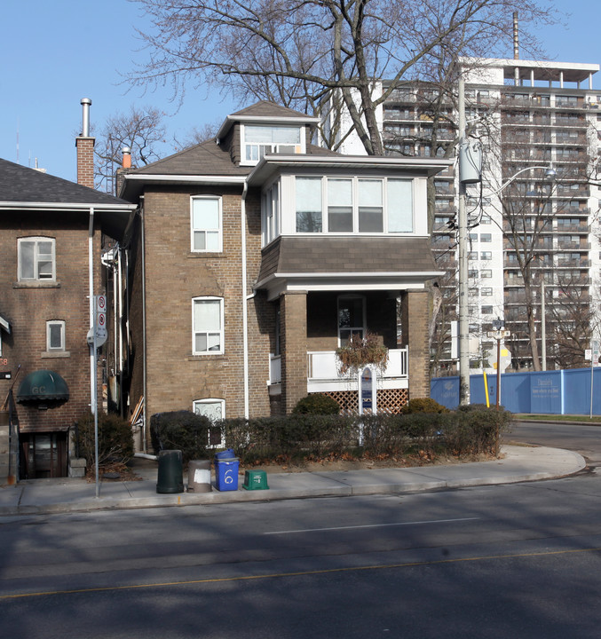 6 Pacific Ave in Toronto, ON - Building Photo