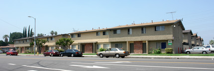 Park Parthenia Village in Northridge, CA - Building Photo - Building Photo