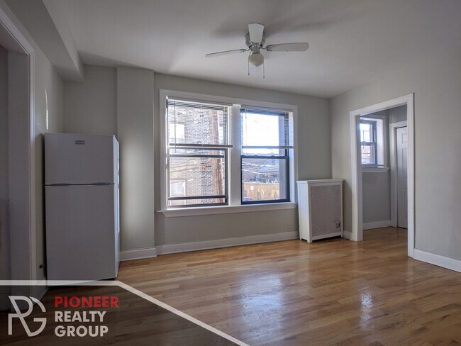 737 W Belmont Ave, Unit 214-RA