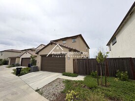 7996 Carraway Dr in Antelope, CA - Building Photo