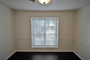 8015 Bronson St in Houston, TX - Building Photo