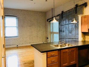 425 N Prince St, Unit 203 in Lancaster, PA - Building Photo - Building Photo