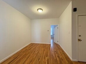 400 Woodlawn Ave in Jersey City, NJ - Building Photo - Building Photo