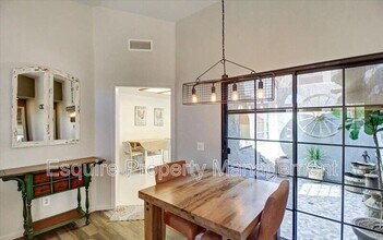 618 Double Eagle Way in Simi Valley, CA - Building Photo - Building Photo