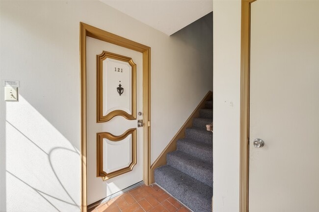 property at 7600 Burgoyne Rd