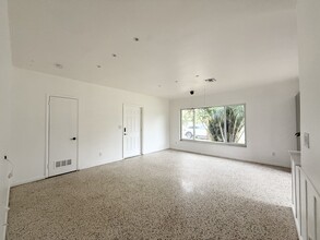 1315 NE 116th St, Unit Duplex Unit in Miami, FL - Building Photo - Building Photo