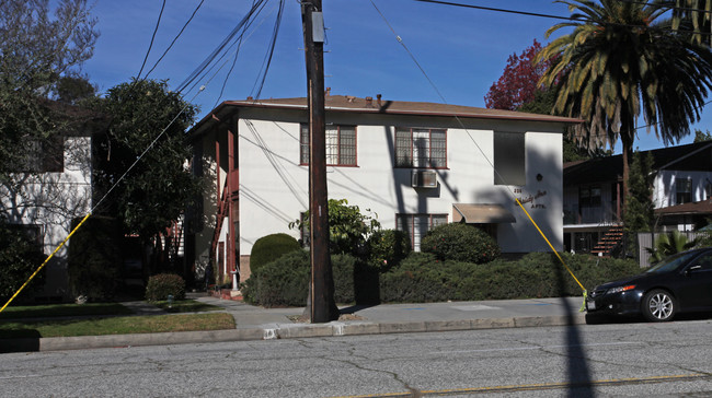 326 Pasadena Ave in South Pasadena, CA - Foto de edificio - Building Photo