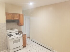 496 21st St, Unit 2 in Irvington, NJ - Building Photo - Building Photo