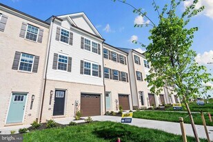 16502 Green Glade Dr in Brandywine, MD - Building Photo