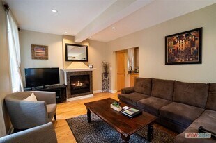 403 W Eugenie St in Chicago, IL - Building Photo