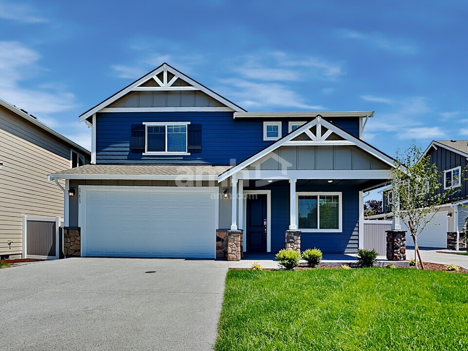 17613 26th Ave Ct E in Parkland, WA - Building Photo