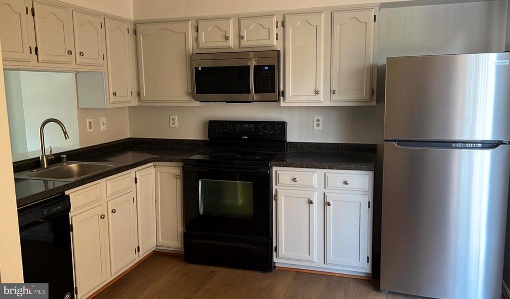 2243 Riding Crop Way in Woodlawn, MD - Building Photo