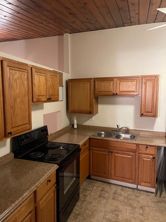 property at 2306 Holiday Ter